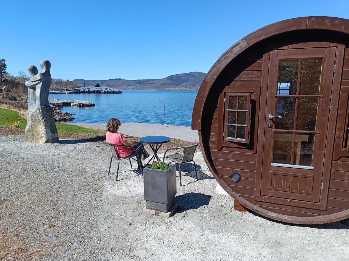 Sleeping Barrel Lodge Smaken Av Ryfylke Event As, Drives Ikke Som Hotell Hjelmeland Exterior foto
