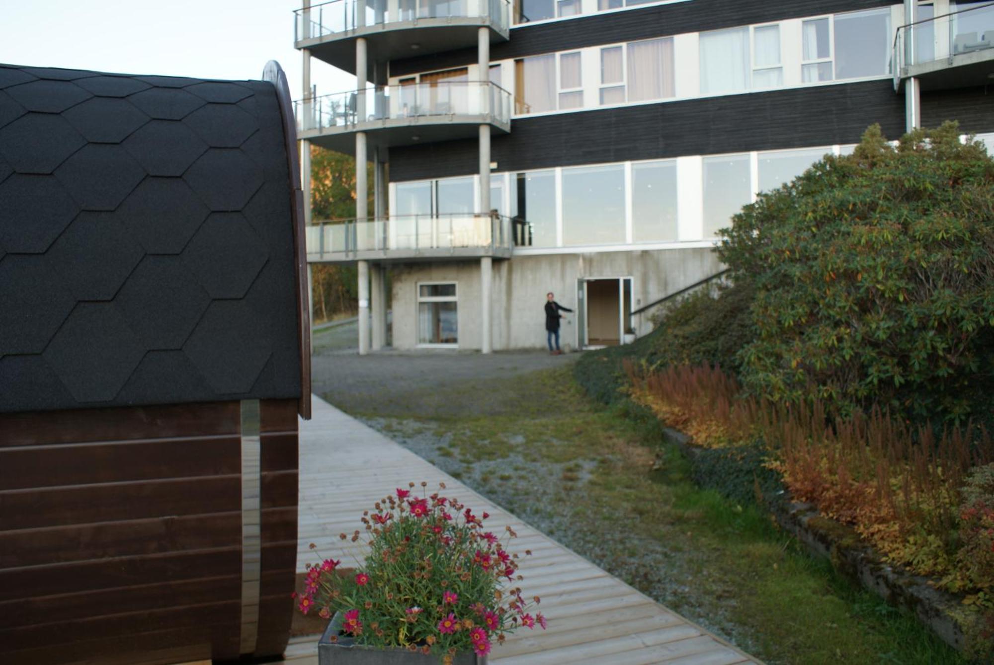 Sleeping Barrel Lodge Smaken Av Ryfylke Event As, Drives Ikke Som Hotell Hjelmeland Exterior foto